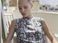 חולצת אוולין הדפס שמנת-אפור-שחור