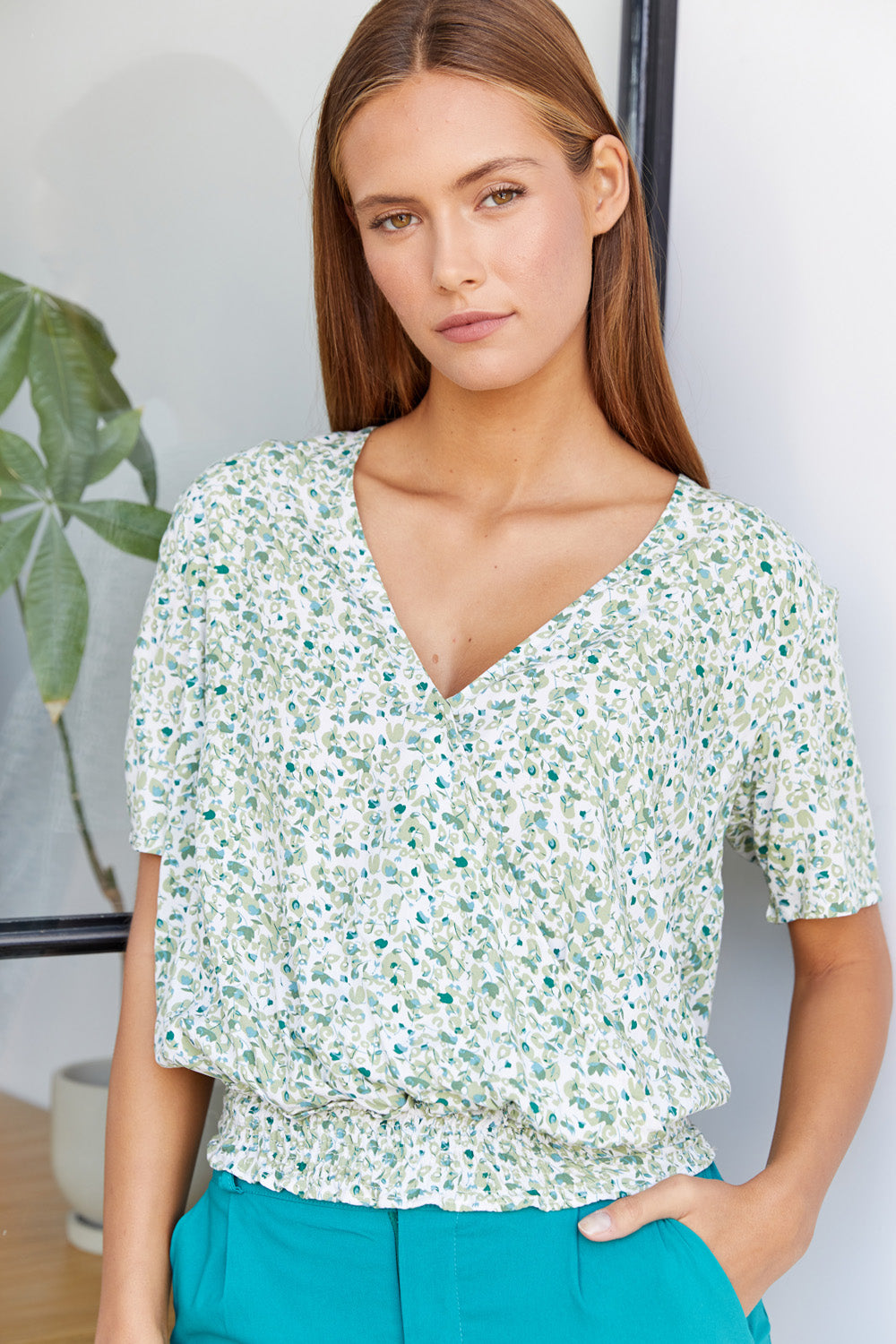 חולצת קיארה ירוק פרחוני__image